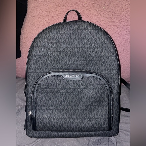 Full size brand new MK Book bag - Picture 3 of 9